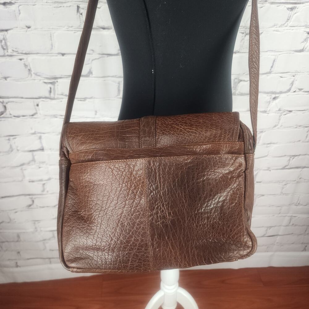 vintage Wilsons Leather brown textured messenger crossbody bag - Picture 2 of 14